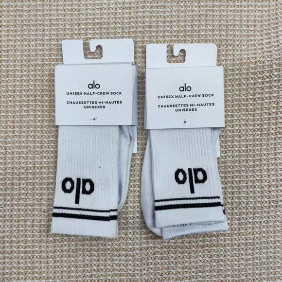 ALO Yoga Accessories - NWT ALO Yoga Retro Socks 2-Pack | Cushioned Arch Support